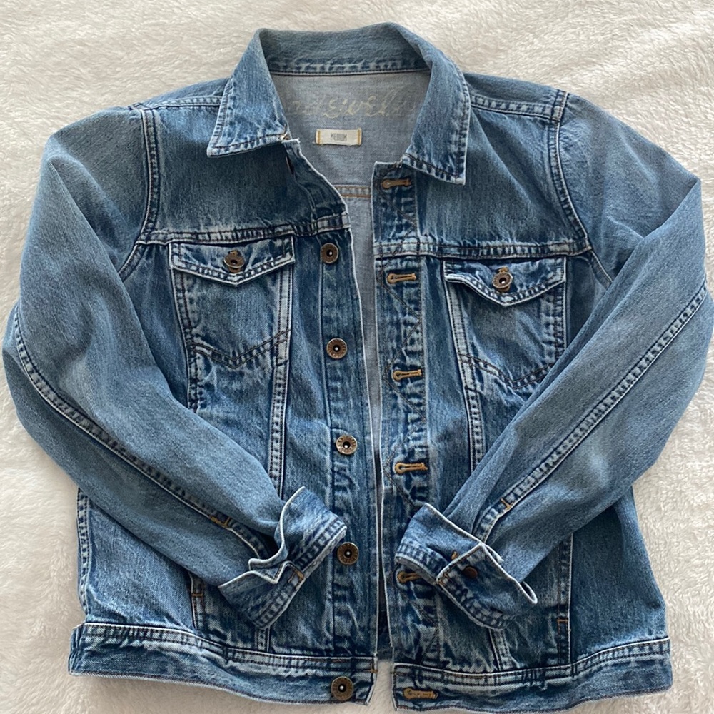 Madewell’s The Jean Jacket in Storm Wash for Sale